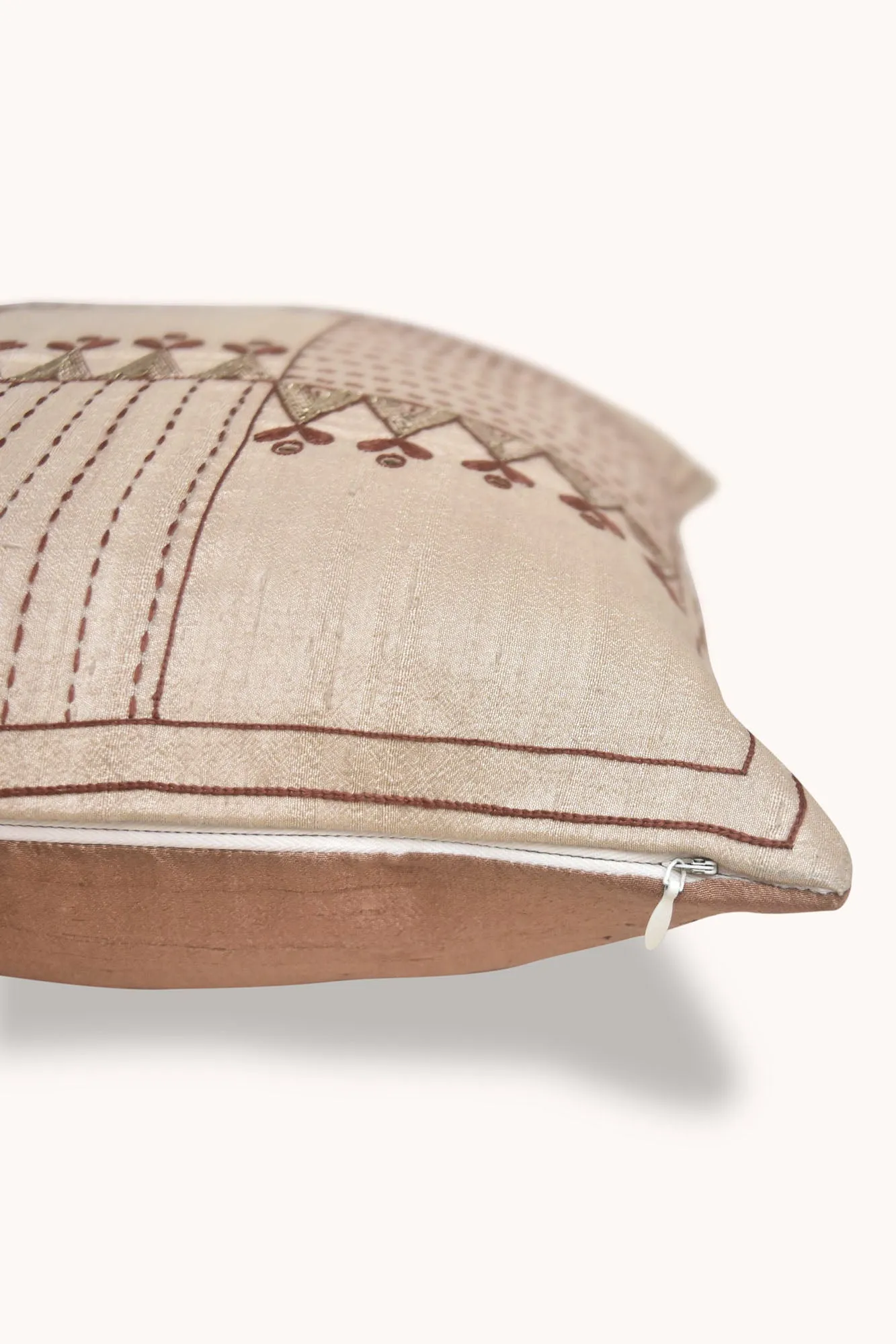 Atracón de Teatro Handwoven Cushion - 1 pc