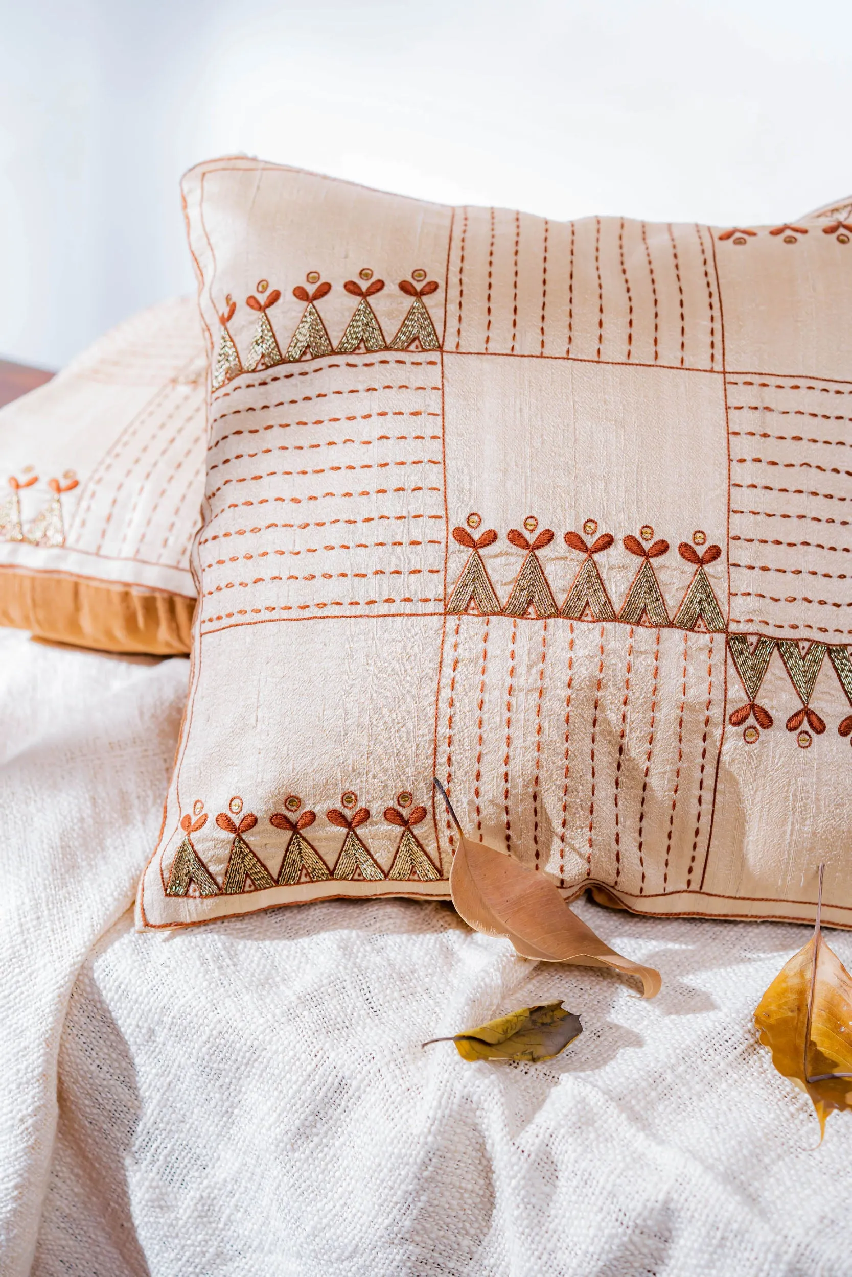 Atracón de Teatro Handwoven Cushion - 1 pc