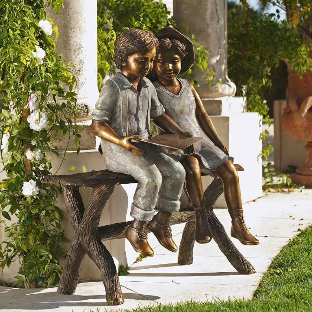 Best Friends Reading Statue