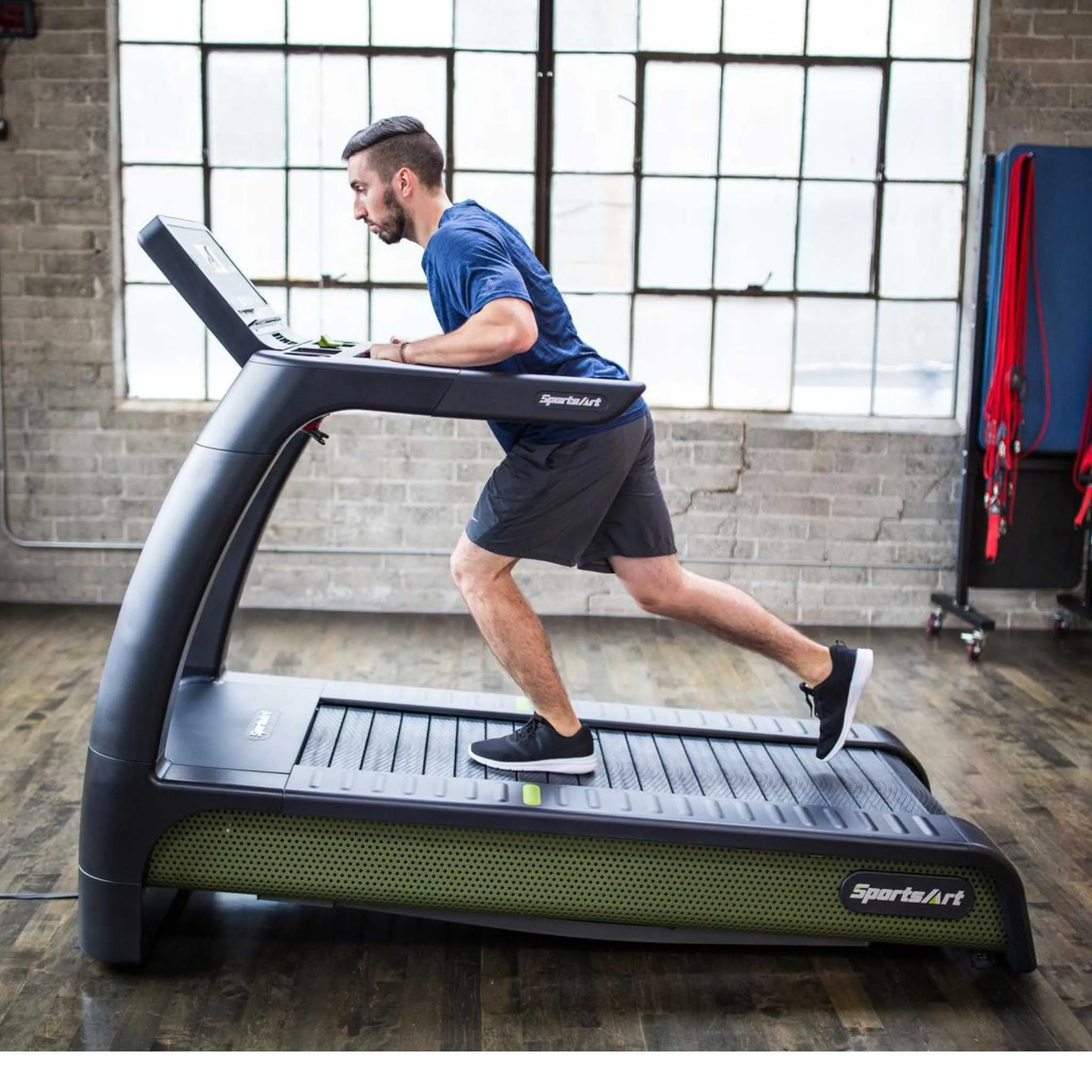 SportsArt G690 Verde Eco-Powr Treadmill